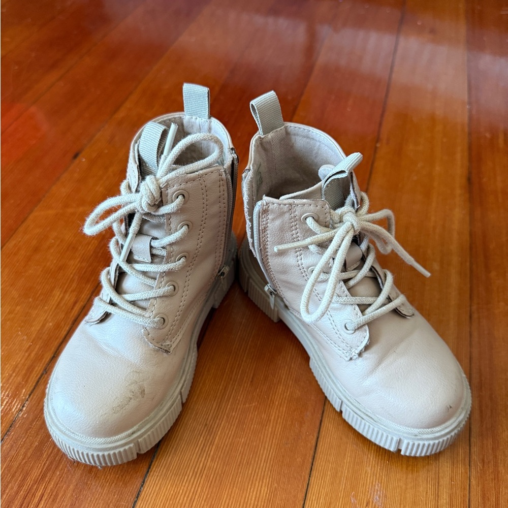 Zara Tan Boots with Chunky Sole and Lace-Up Design